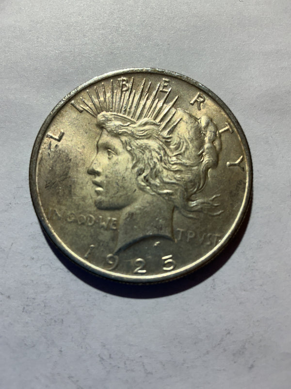 Lot 36, 1925 Peace dollar, AU